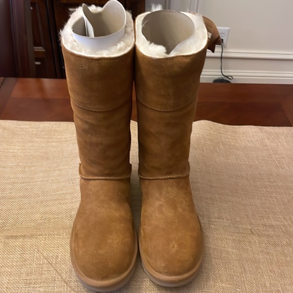 UGG Boots - Picture 6 of 12